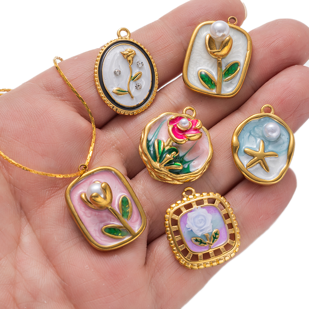 2 pendenti con ciondoli a form - Embellishment Crafts recensione e prezzo