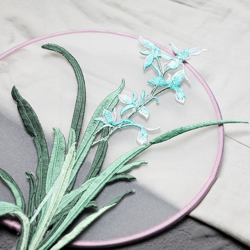 1 pezzo Iron on Patch ricamato - Applique Patch Flower recensione e prezzo