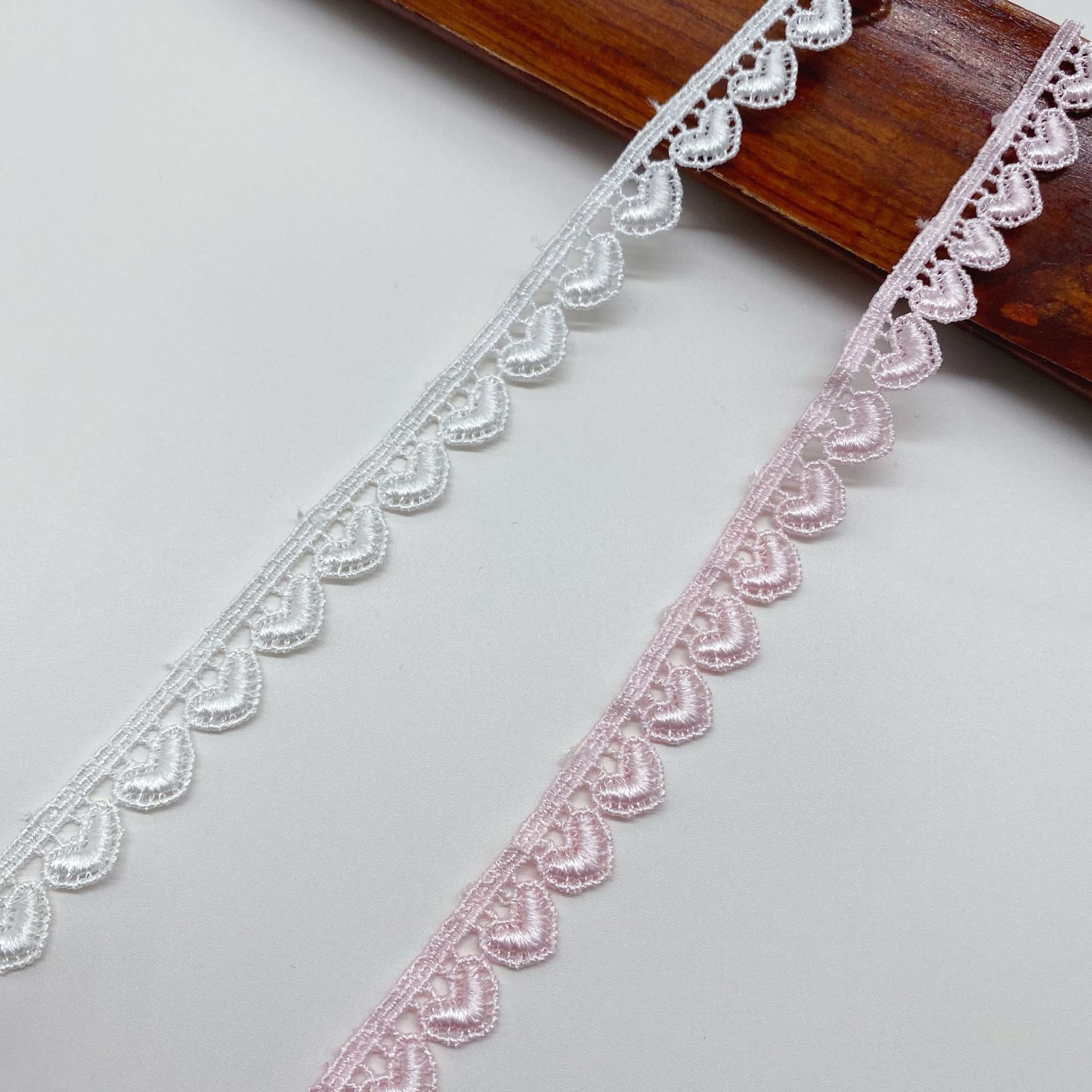 4 yarde ricamate multicolori u - Lace Ribbon Trim recensione e prezzo