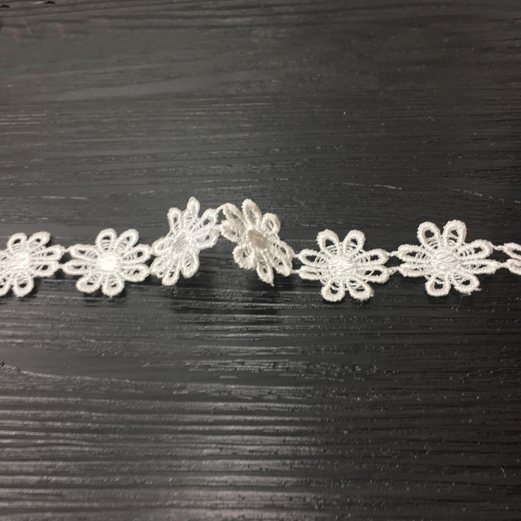 Simpatiche fiori cavi per indu - Lace Ribbon Trim recensione e prezzo