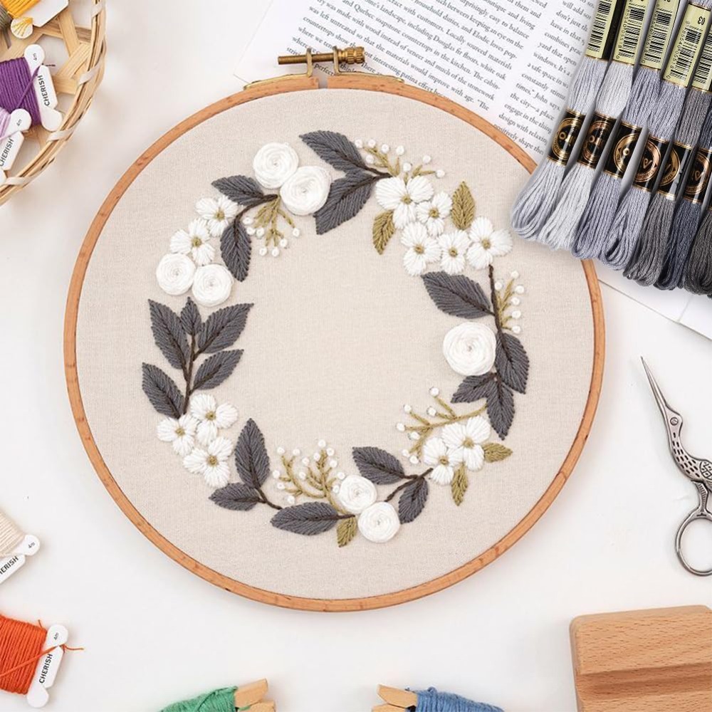 8 ovini 70 metri Braccialetti  - Embroidery Embellishments recensione e prezzo
