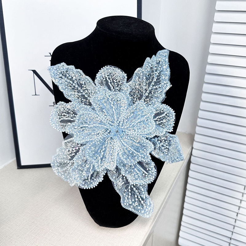 Applicazione di Colletto con F - Applique Patch Flower recensione e prezzo
