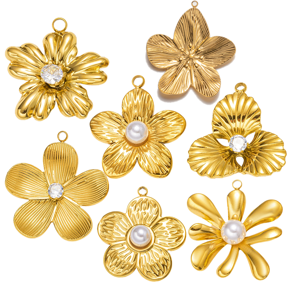 5 ciondoli a forma di fiore in - Embellishment Crafts recensione e prezzo