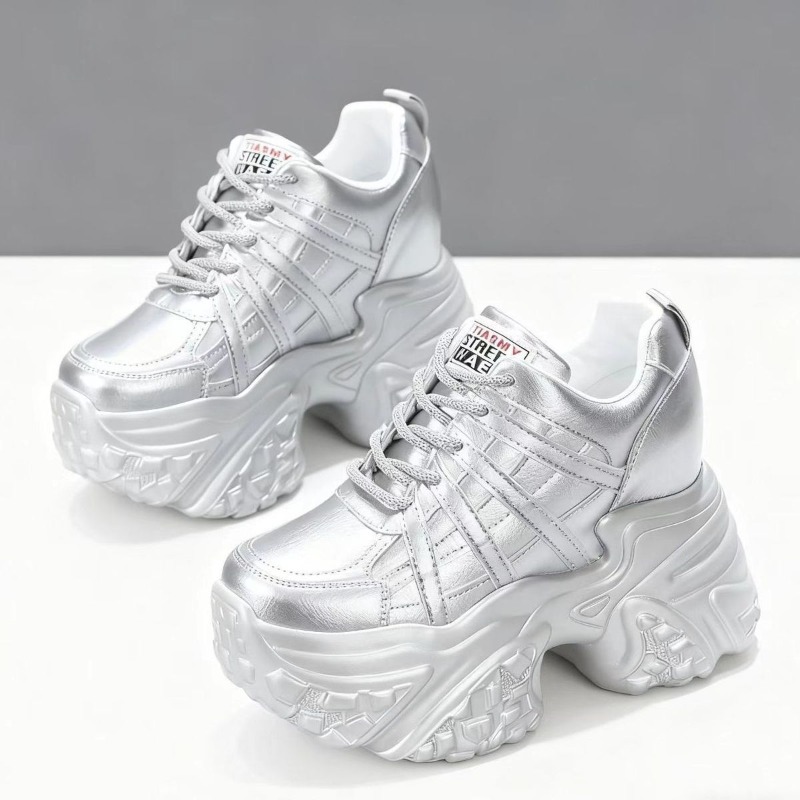 Nuove Sneakers con Zeppa in Ve - Guipure Lace Panel recensione e prezzo